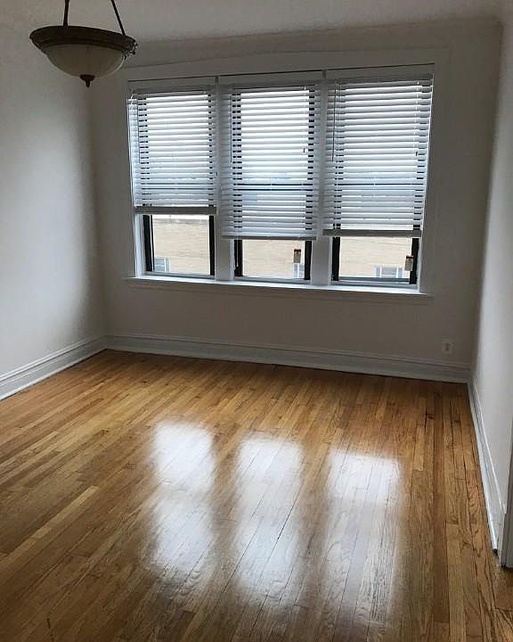 1st image of 3954 N Southport Ave #3954/2