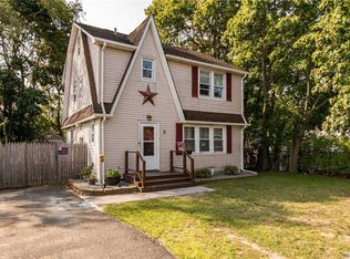 12 Lincoln Rd, Patchogue, NY 11772