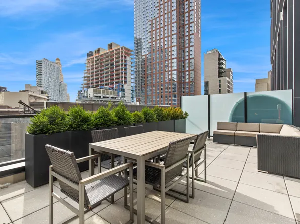 10 Nevins Street image 1 of 20