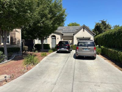 5695 N Crabapple Dr, Fresno, CA, 93711