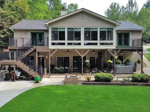 221 Stone River Dr, Fair Play, SC 29643