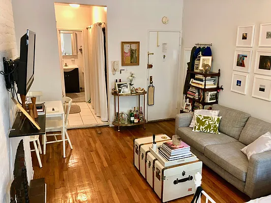 Rented by Compass | media 9