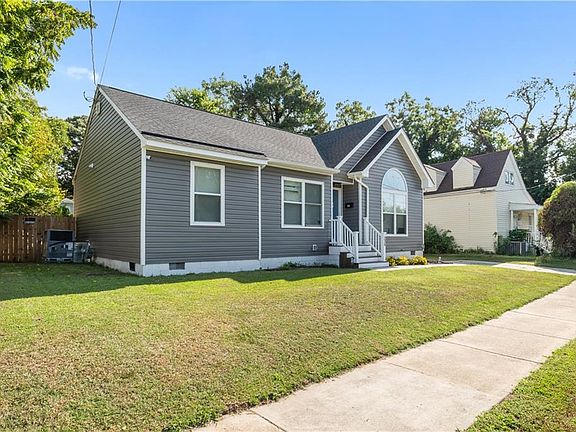 5th image of 230 Maple Ave