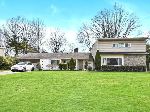 5 Fieldstone Lane, Great Neck, NY 11020