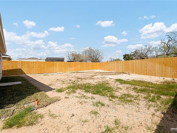 5th image of 302 N Kika De La Garza Blvd