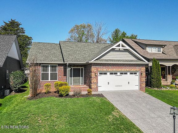 2nd image of 2721 Clay Top Ln