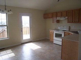 4th image of 488 Greathouse Dr