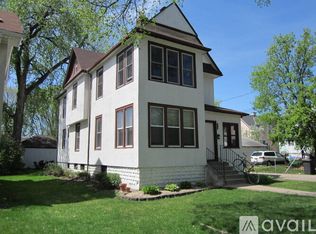985 18th Ave SE, Minneapolis, MN 55414