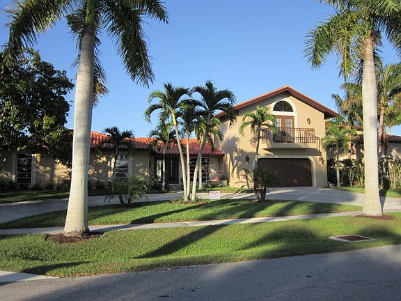 Large 4 bedroom/ 4 bath home