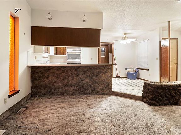4th image of 3716 Corbett Dr