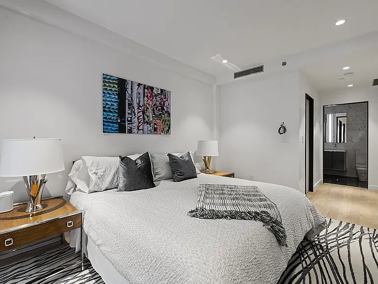 442 E 13th St #5 — Photo 5