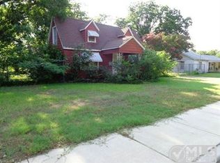 1501 Woods Ln, Haltom City, TX 76117