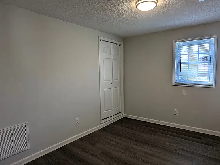 907 Bennett St — Photo 20