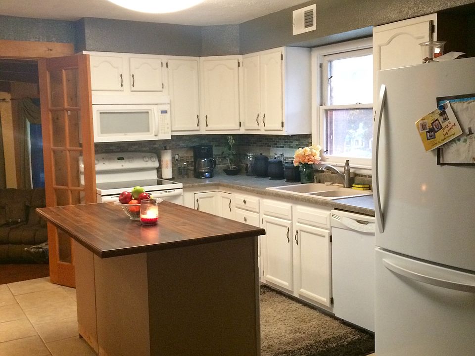 2nd image of 215 S Merrill Street