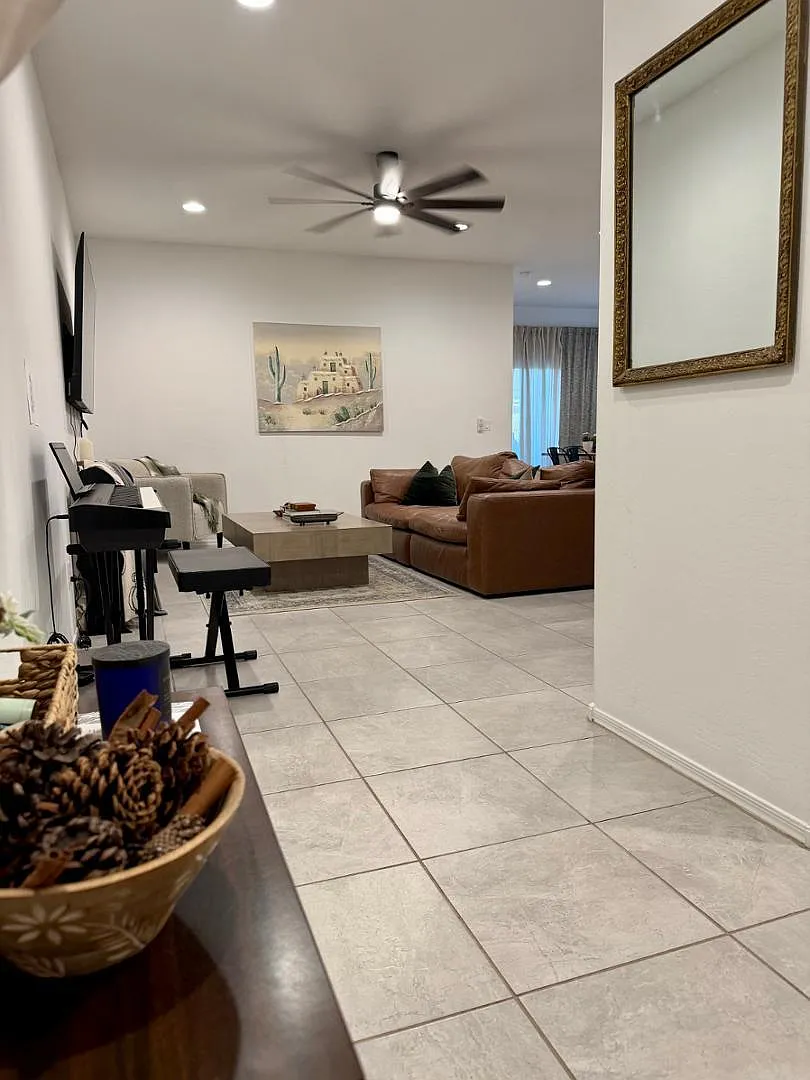 3 bed, 1432 sqft, $2,500 — Photo 4