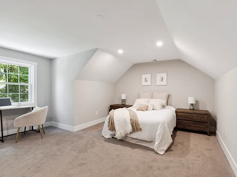 1110 W Valley Rd — Photo 46