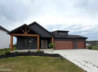 5048 Magnolia Dr, Oregon, OH 43616