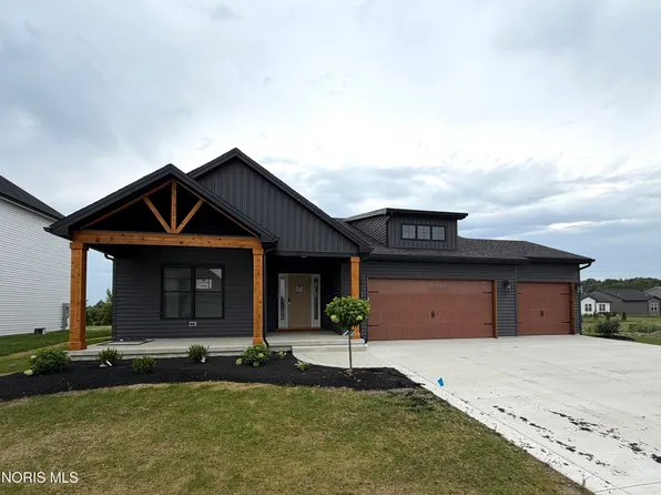 5048 Magnolia Dr, Oregon, OH 43616