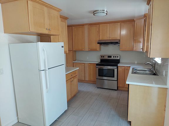 4th image of 215 Echo Ave #1
