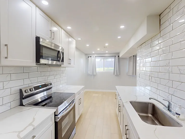 2 Sabrina Rd SW — Photo 4