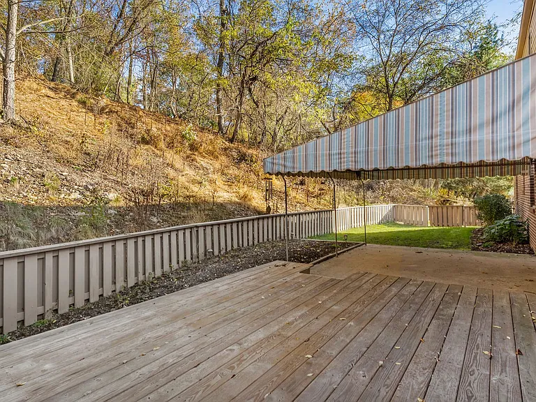 104 Erin Ct — Photo 13