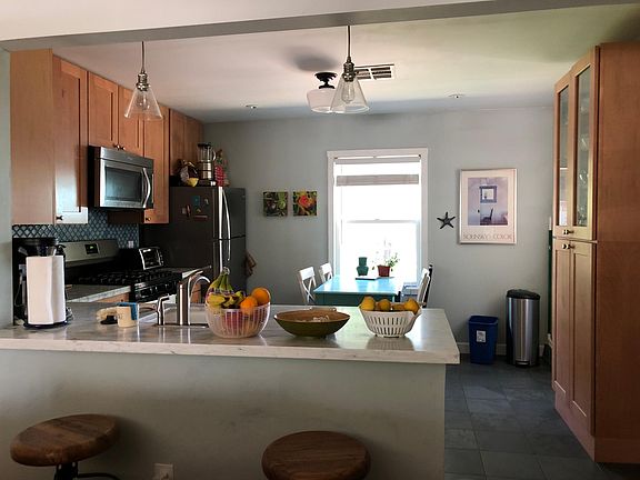 2nd image of 2521 Atlas Ave