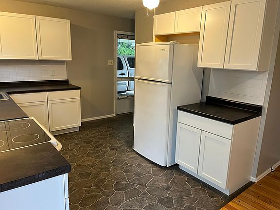 4th image of 12728 Foxhound Dr