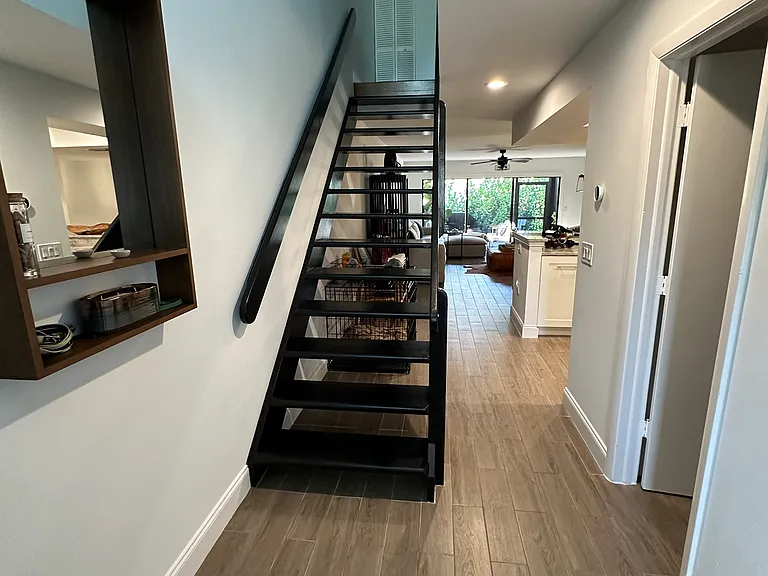 850 Meadowland Dr #D — Photo 2