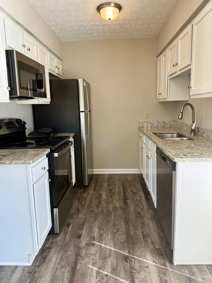 1716 Highland Way — Photo 3