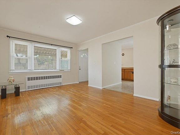 3rd image of 51 Hickory Road