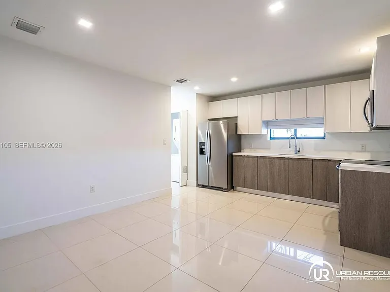 1971 Bay Dr #124 — Photo 3