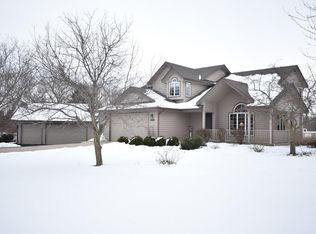 25515 White Tail Ct, Waterford, WI 53185