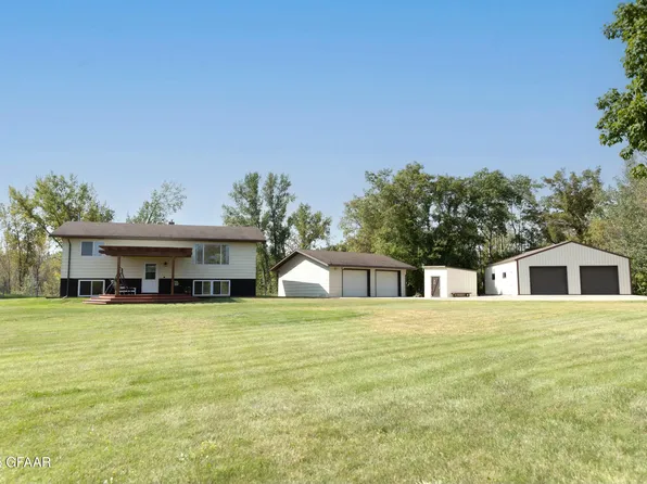 17235 260th St SW, Crookston, MN 56716