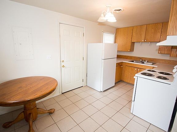 3rd image of 2405 W 6th Ave