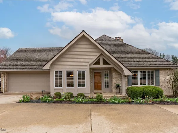 27 La Salle Ct SE, North Canton, OH 44709