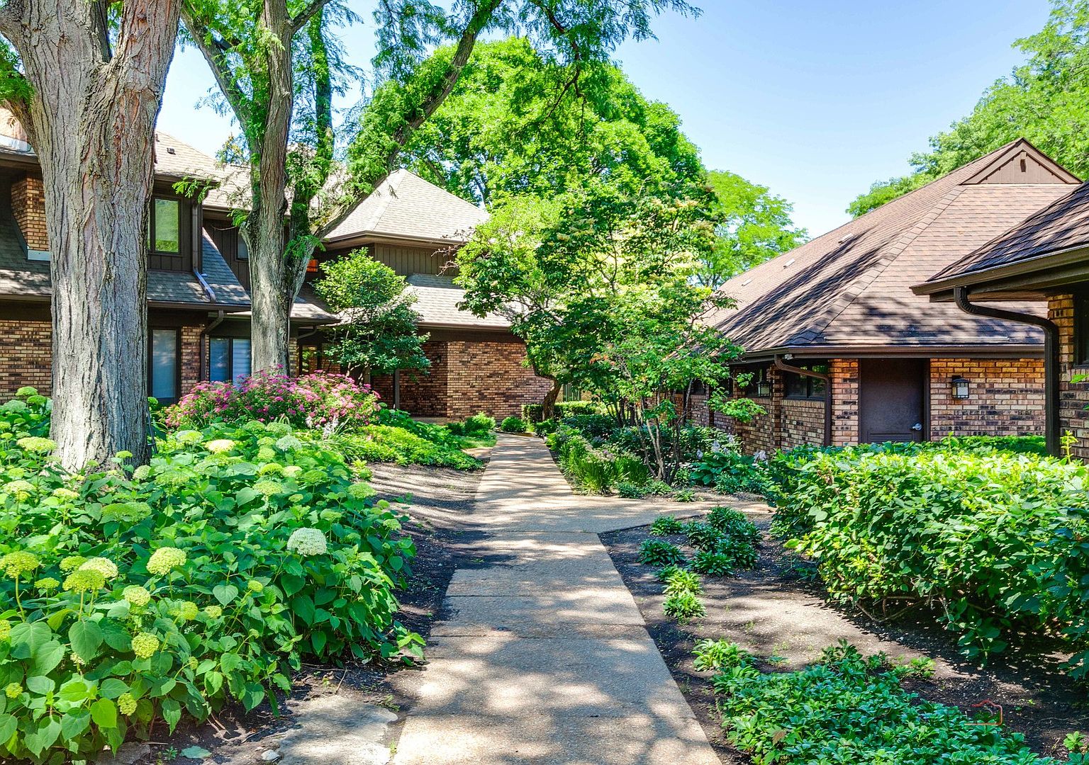 3875 Mission Hills Rd