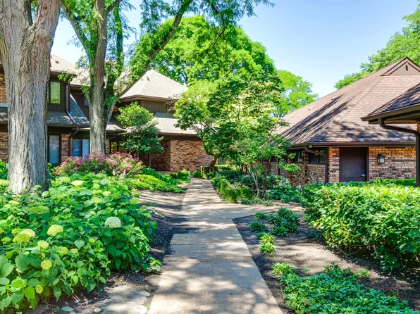 3875 Mission Hills Rd, Northbrook, IL 60062