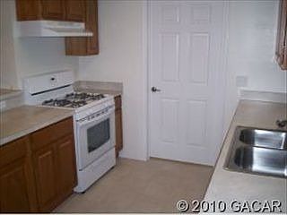 3rd image of 1634 NE 1st Ave