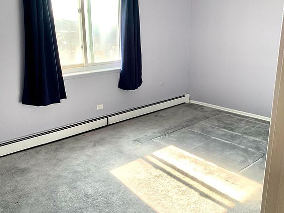 5th image of 4976 N Milwaukee Ave APT 504