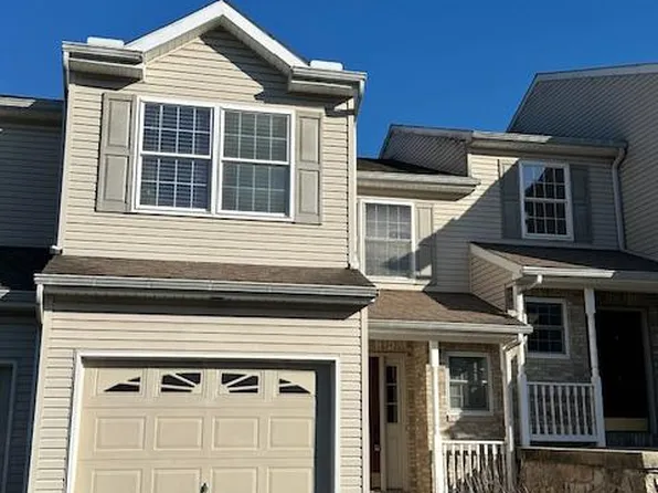 4 Fargreen Ct #1B, Etters, PA 17319