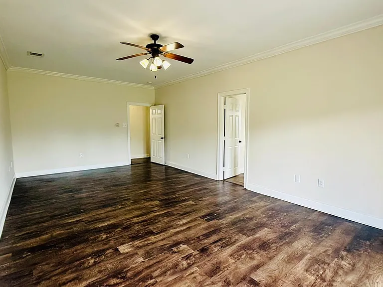 13134 Montrose Dr N — Photo 11