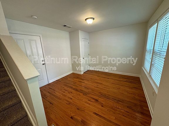 5th image of 1229 Ashford Creek Park NE