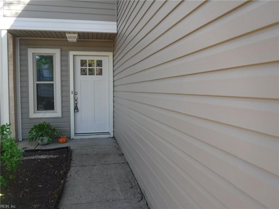 1st image of 302 Elderwood Ct