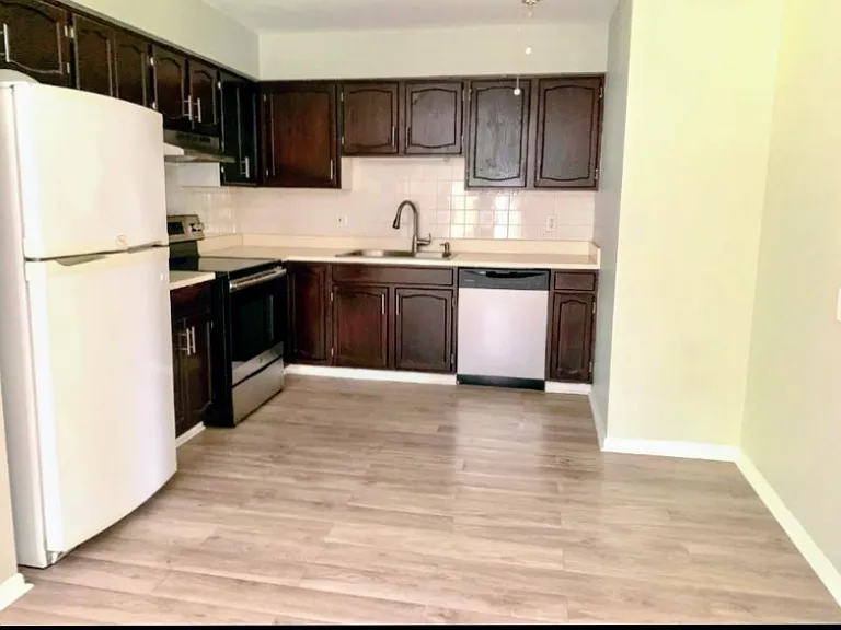 880 N Adams Rd #6 — Photo 2