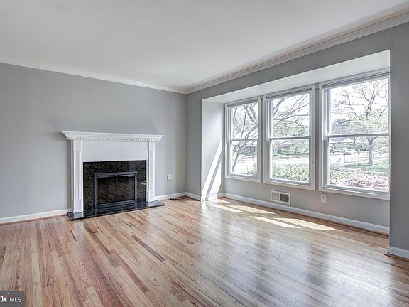 3rd image of 498 N Owen St