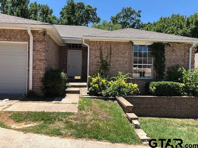 1615 Timber View Dr — Photo 3
