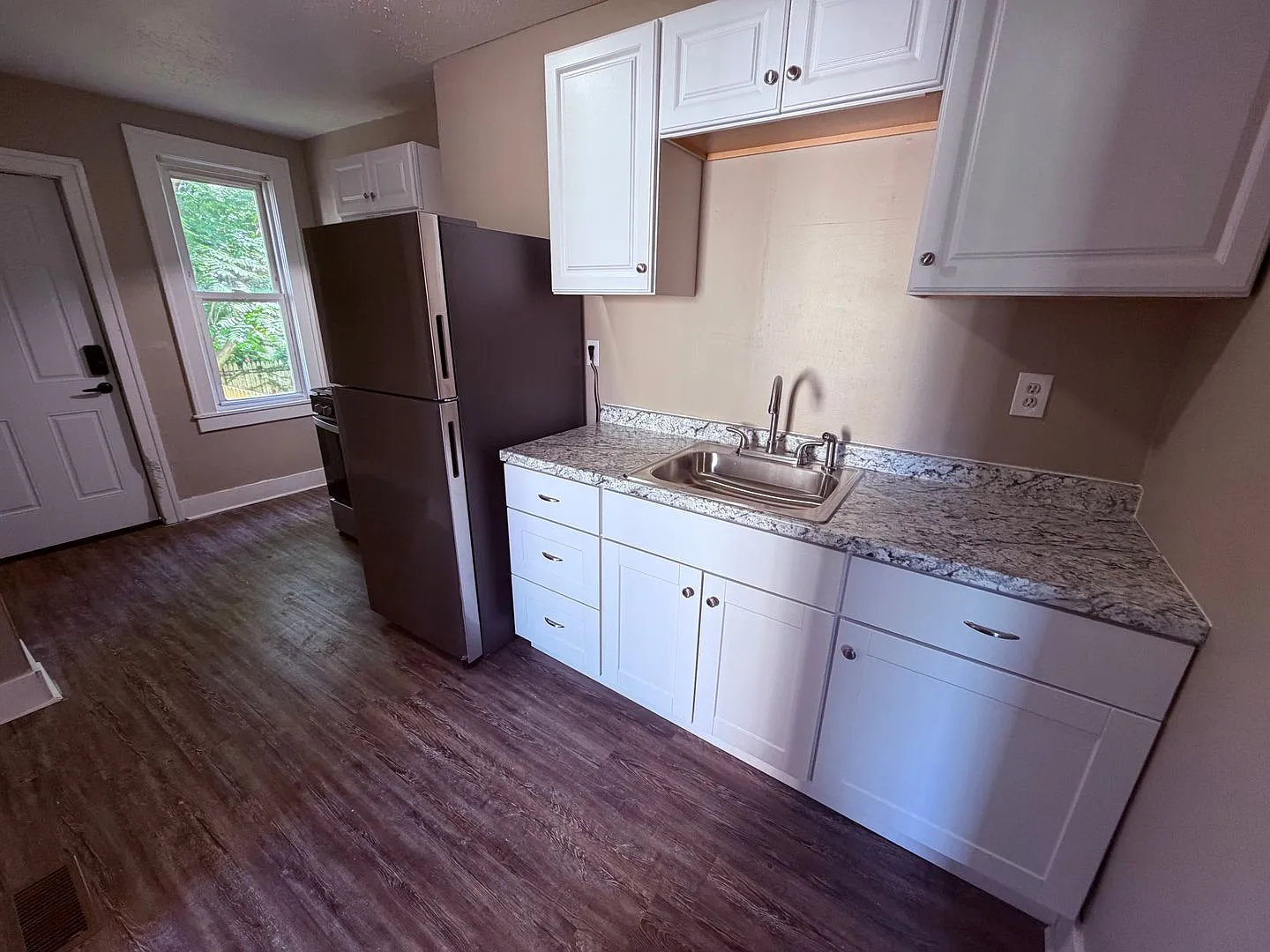 4 Bed/1.5 Bath Single Family Home Located in Albany! — Photo 4