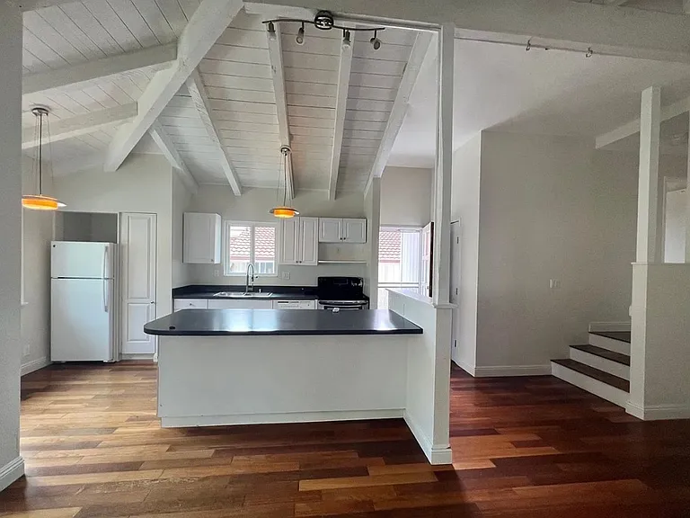 826 Kealahou St — Photo 8