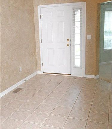 2nd image of 2795 Oxford Ln