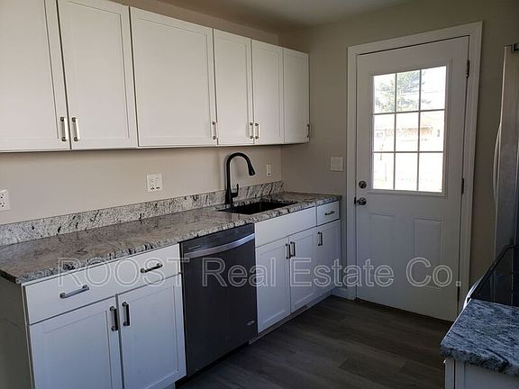 5th image of 643 Westphal Ave